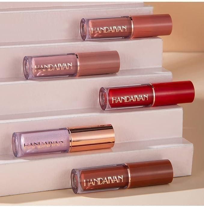Smudge-proof and kiss-proof velvet liquid lipsticks for everyday glam