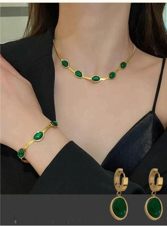 Gold-plated stainless steel necklace set with bracelet for casual wear