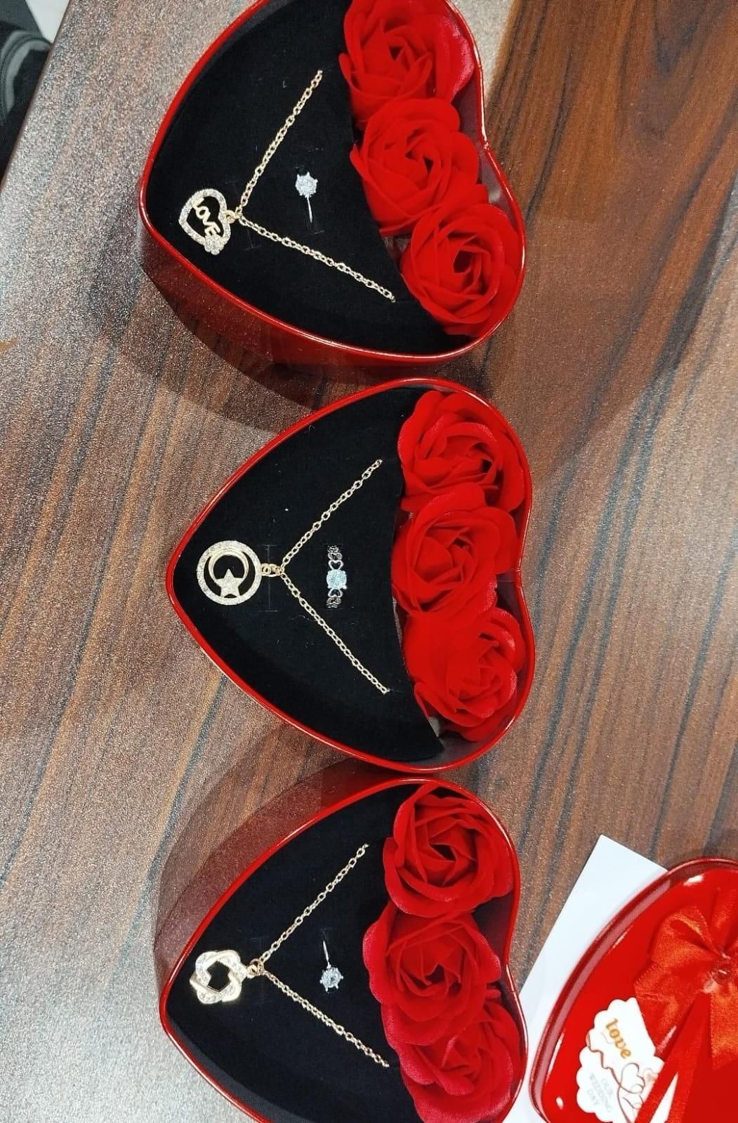 Flower aura Sparkling Love Adornments Jewelry & Artificial Flower in Heart Red Box Valentine's Gift
